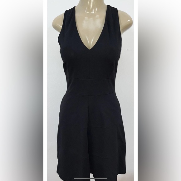 Banana Republic black fit and flare dress cocktail party size 4 - Picture 1 of 4
